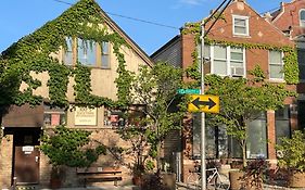Ray'S Bucktown Bed And Breakfast