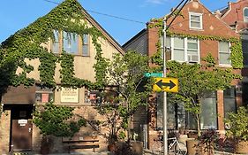 Ray'S Bucktown Bed And Breakfast